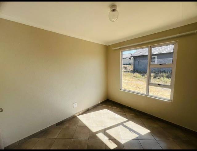 2 BEDROOM HOUSE FOR SALE IN CRYSTAL PARK